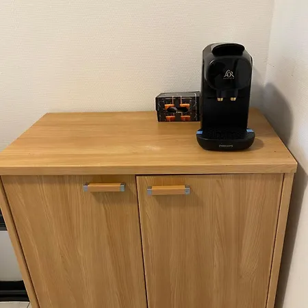 Private For 1 Person In A Local Appartement *